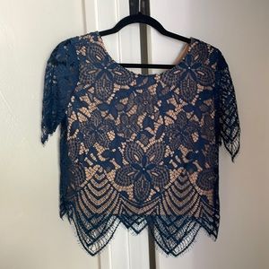 90’s crop, lace top